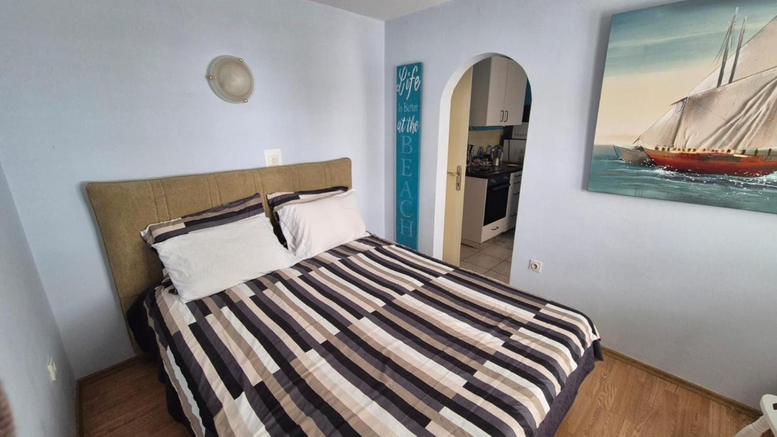 Apartment Bunjo'S Beach House Trogir Kültér fotó