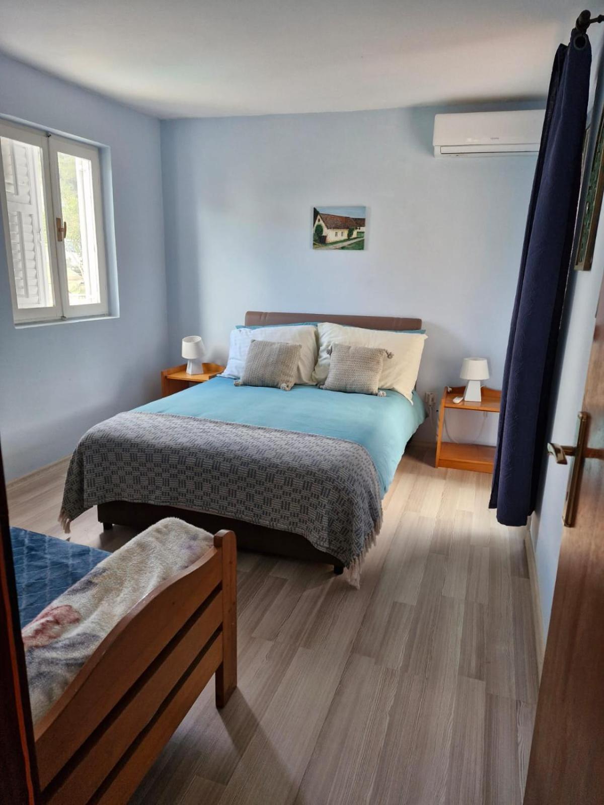 Apartment Bunjo'S Beach House Trogir Kültér fotó